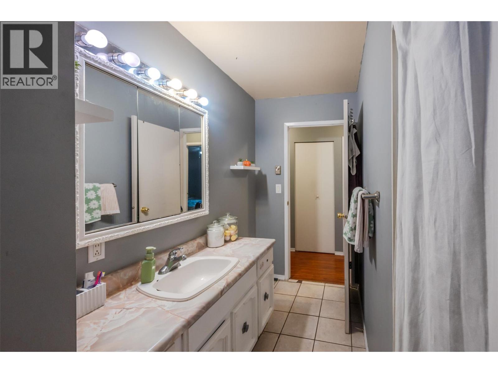  2564 MCGRAW Street, Penticton