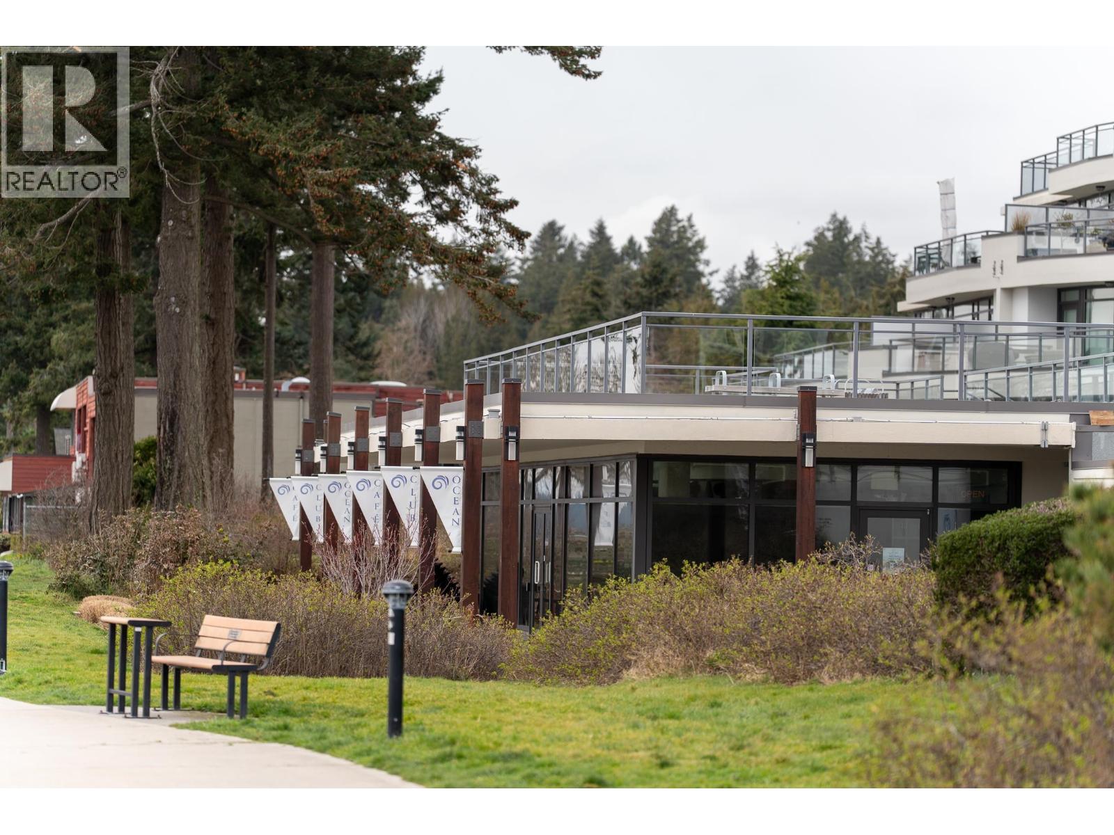 102 5470 INLET AVENUE, Sechelt