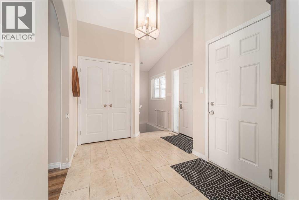 Single Family House Bungalow for Sale in  Mt Sundial Court W Sunridge Lethbridge 
