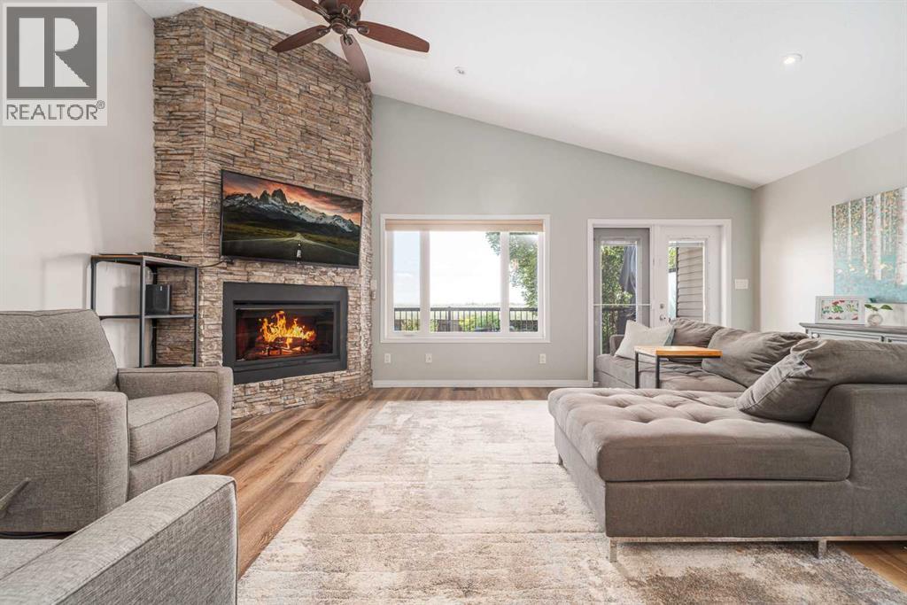 Single Family House Bungalow for Sale in  Mt Sundial Court W Sunridge Lethbridge 