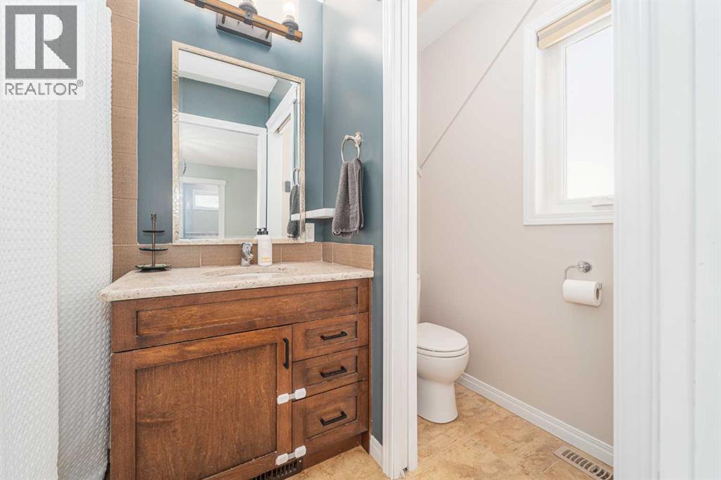 Single Family House Bungalow for Sale in  Mt Sundial Court W Sunridge Lethbridge 