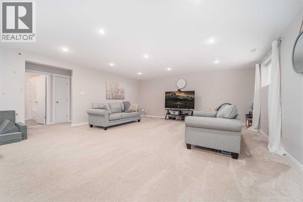 Single Family House Bungalow for Sale in  Mt Sundial Court W Sunridge Lethbridge 