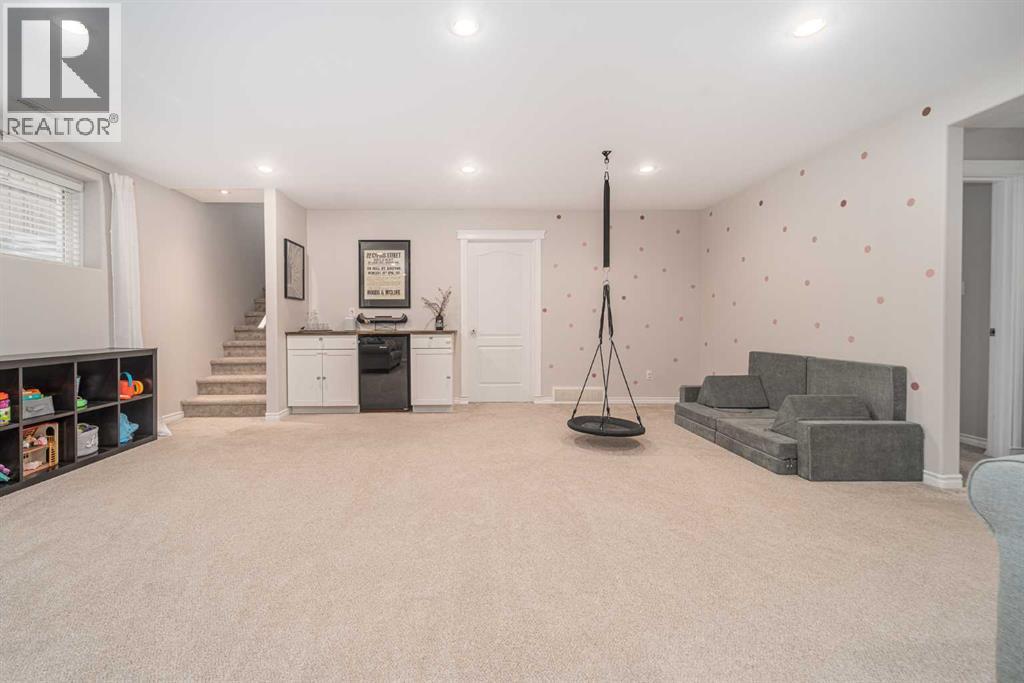 Single Family House Bungalow for Sale in  Mt Sundial Court W Sunridge Lethbridge 