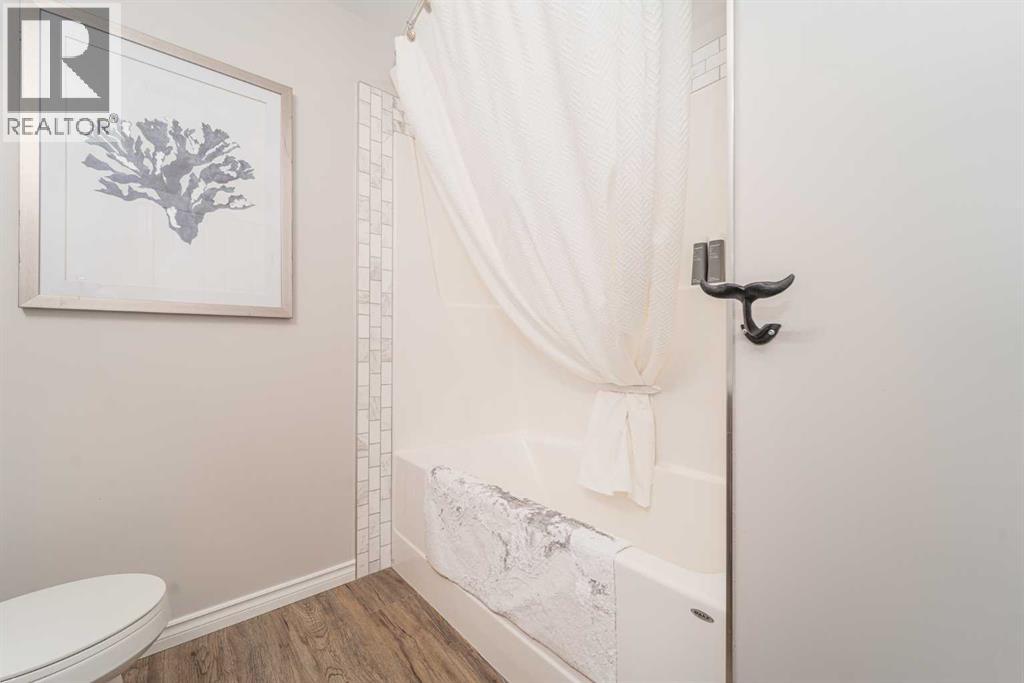 Single Family House Bungalow for Sale in  Mt Sundial Court W Sunridge Lethbridge 