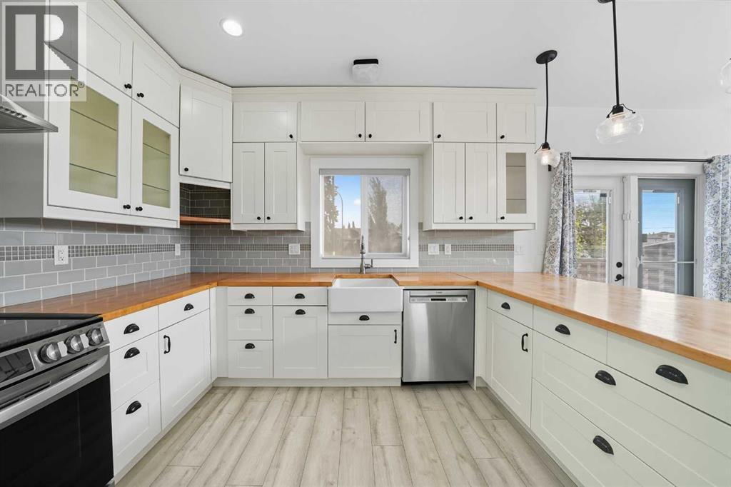 5005 40 Street, Sylvan Lake