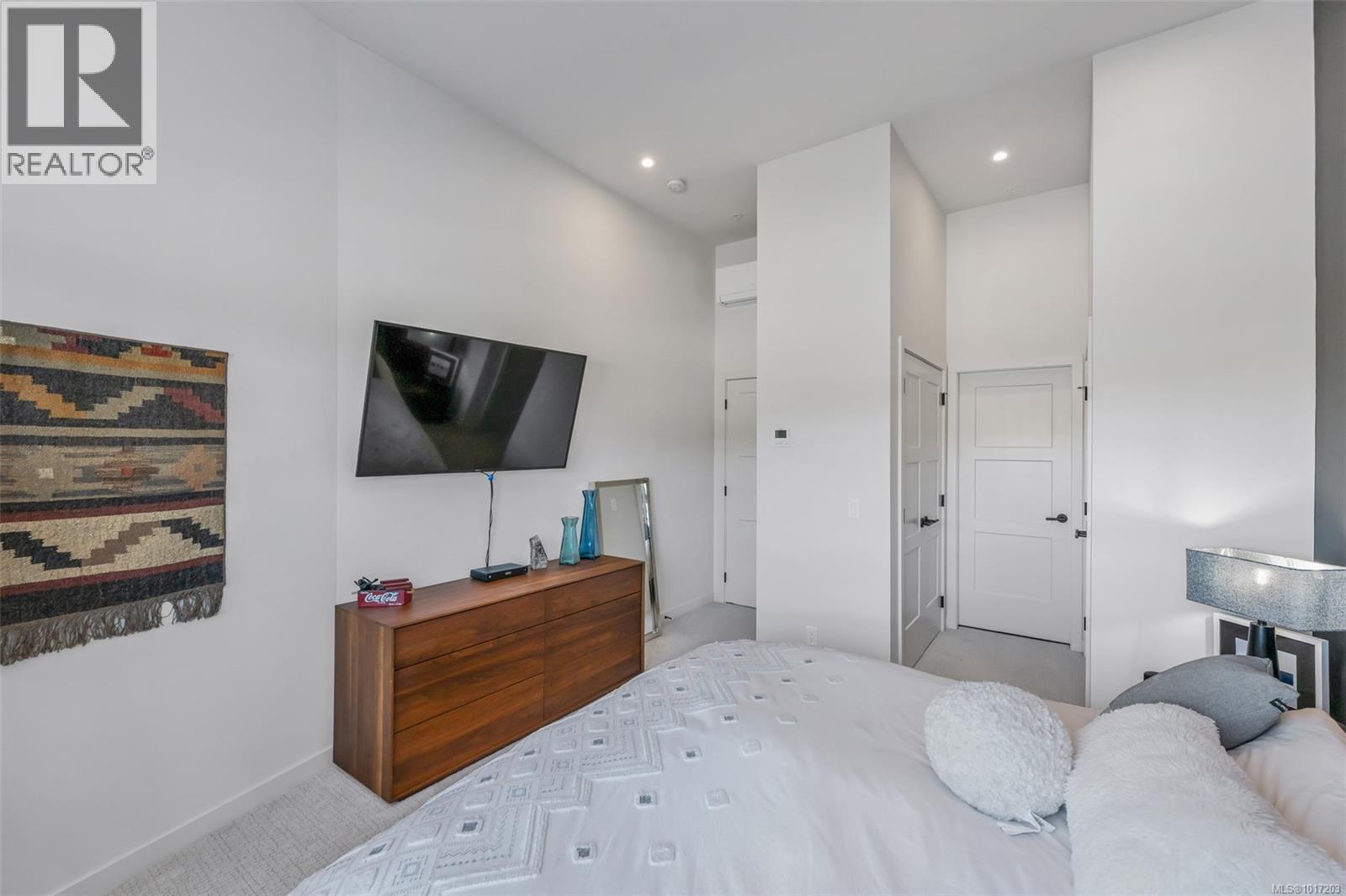 608 947 Whirlaway Crescent, Langford