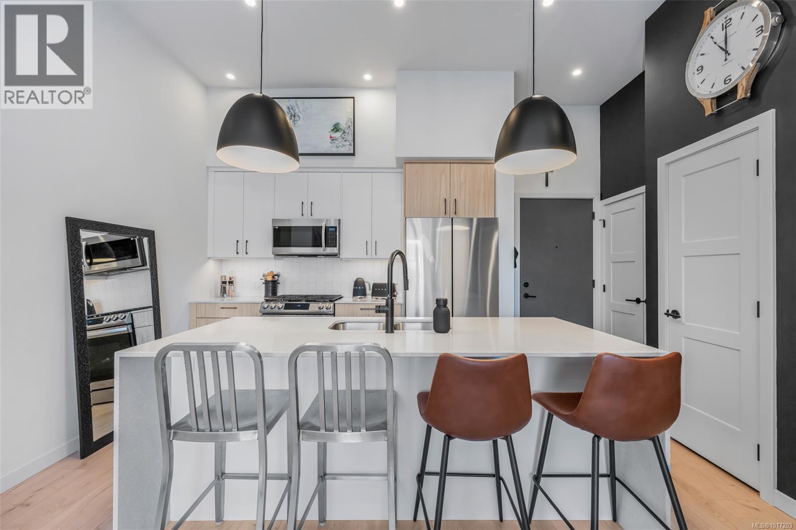 608 947 Whirlaway Crescent, Langford