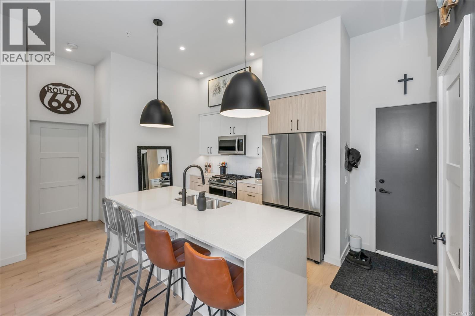 608 947 Whirlaway Crescent, Langford