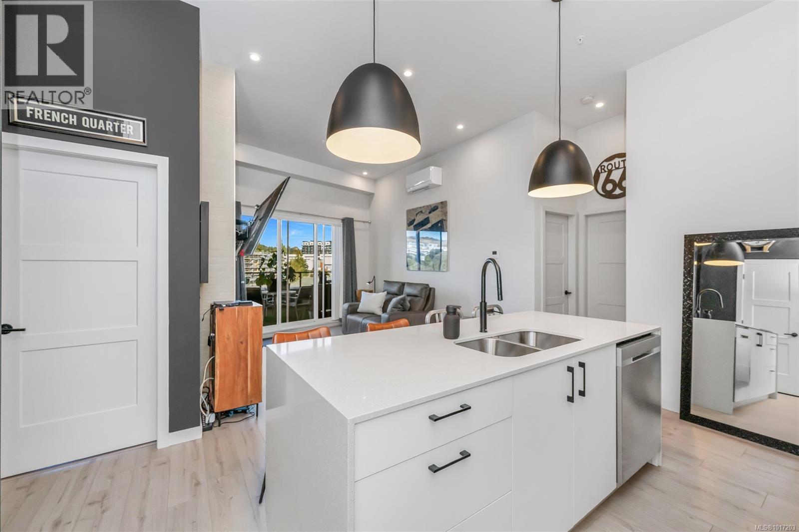 608 947 Whirlaway Crescent, Langford