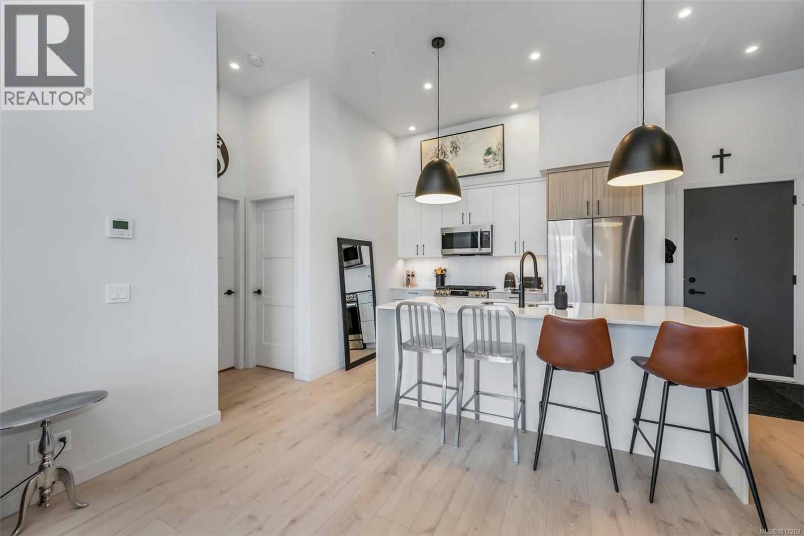 608 947 Whirlaway Crescent, Langford