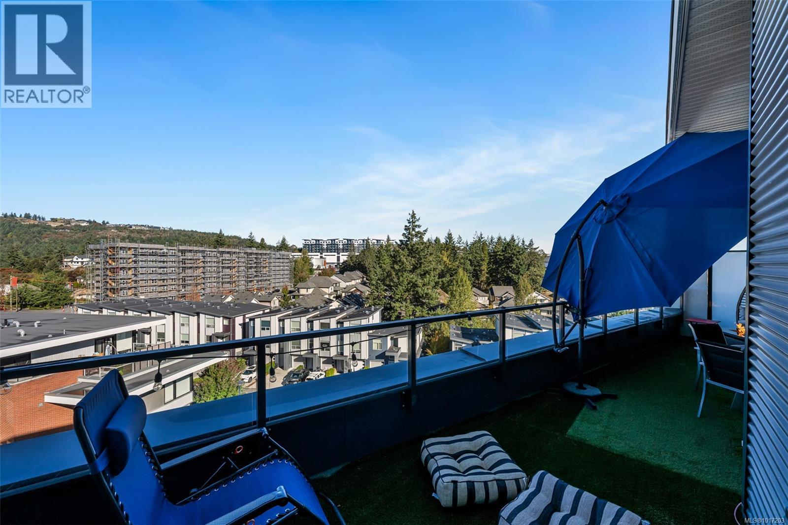 608 947 Whirlaway Crescent, Langford