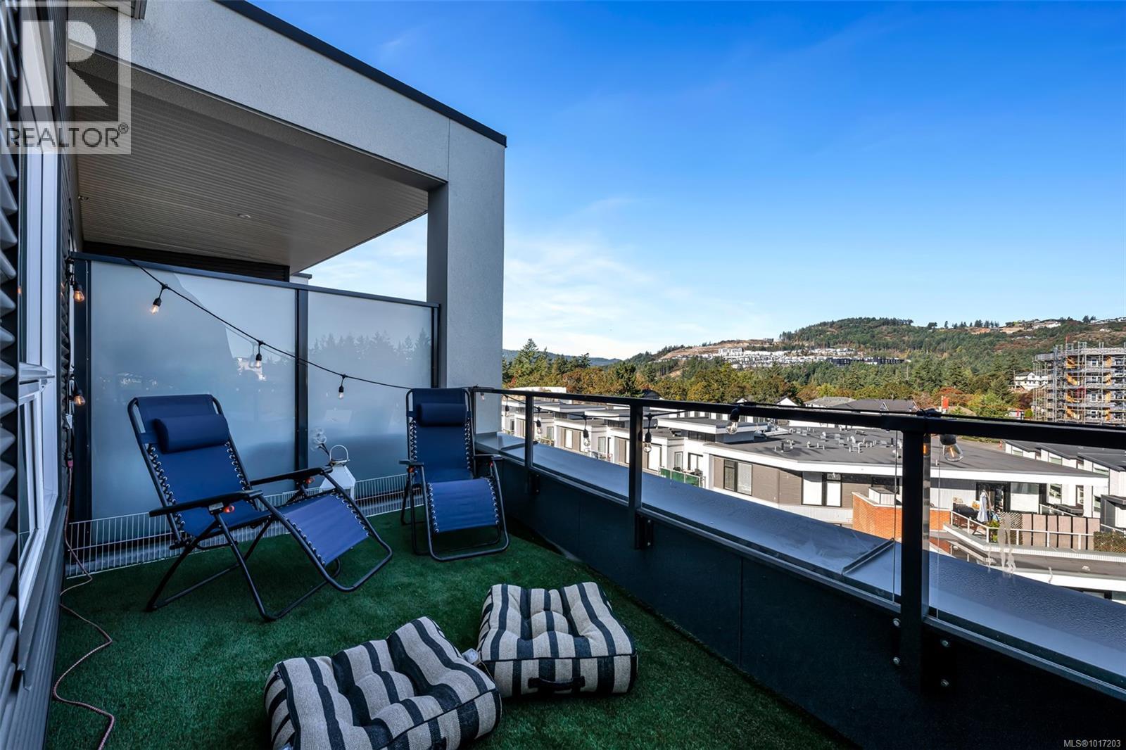 608 947 Whirlaway Crescent, Langford