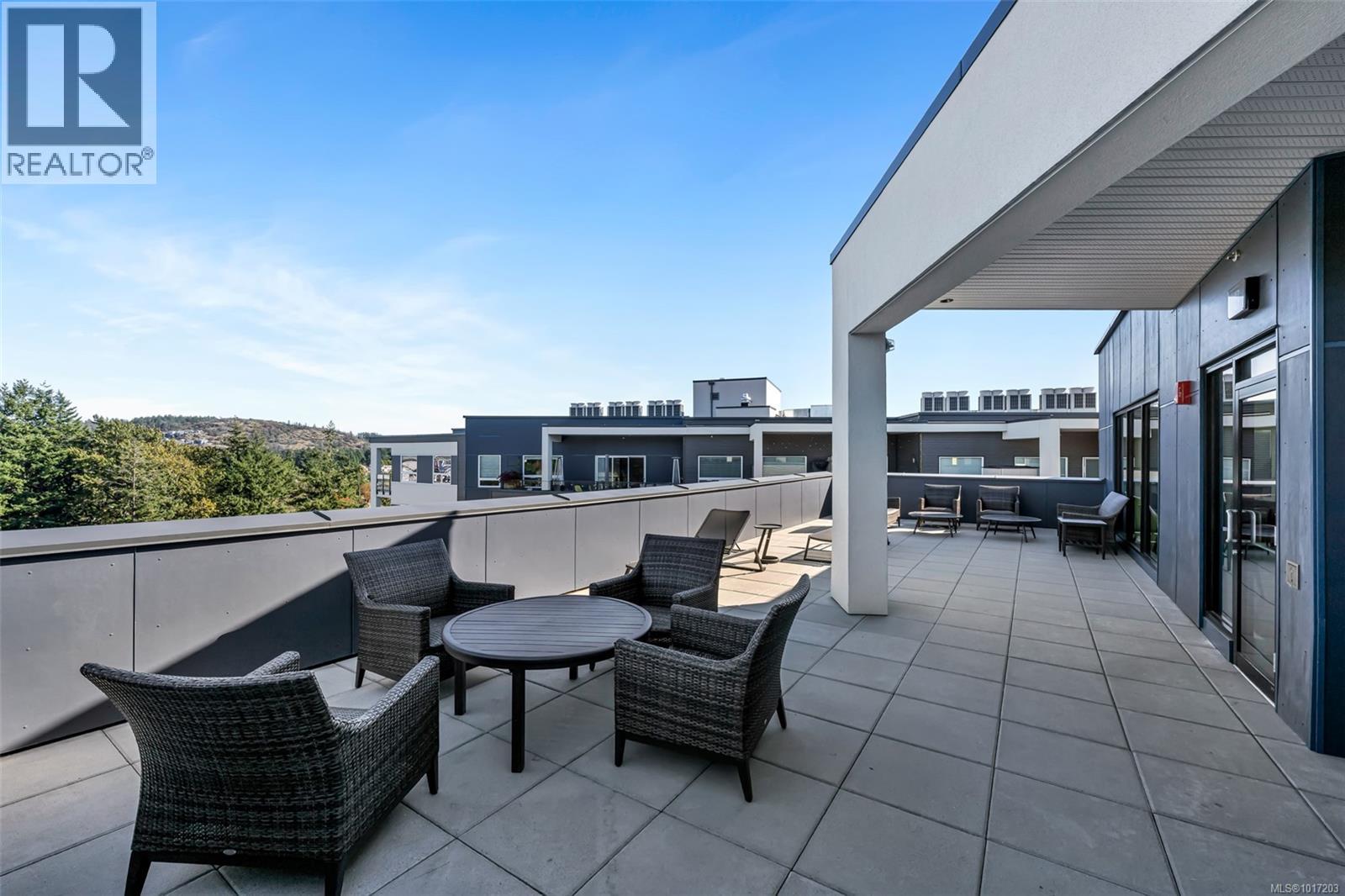 608 947 Whirlaway Crescent, Langford
