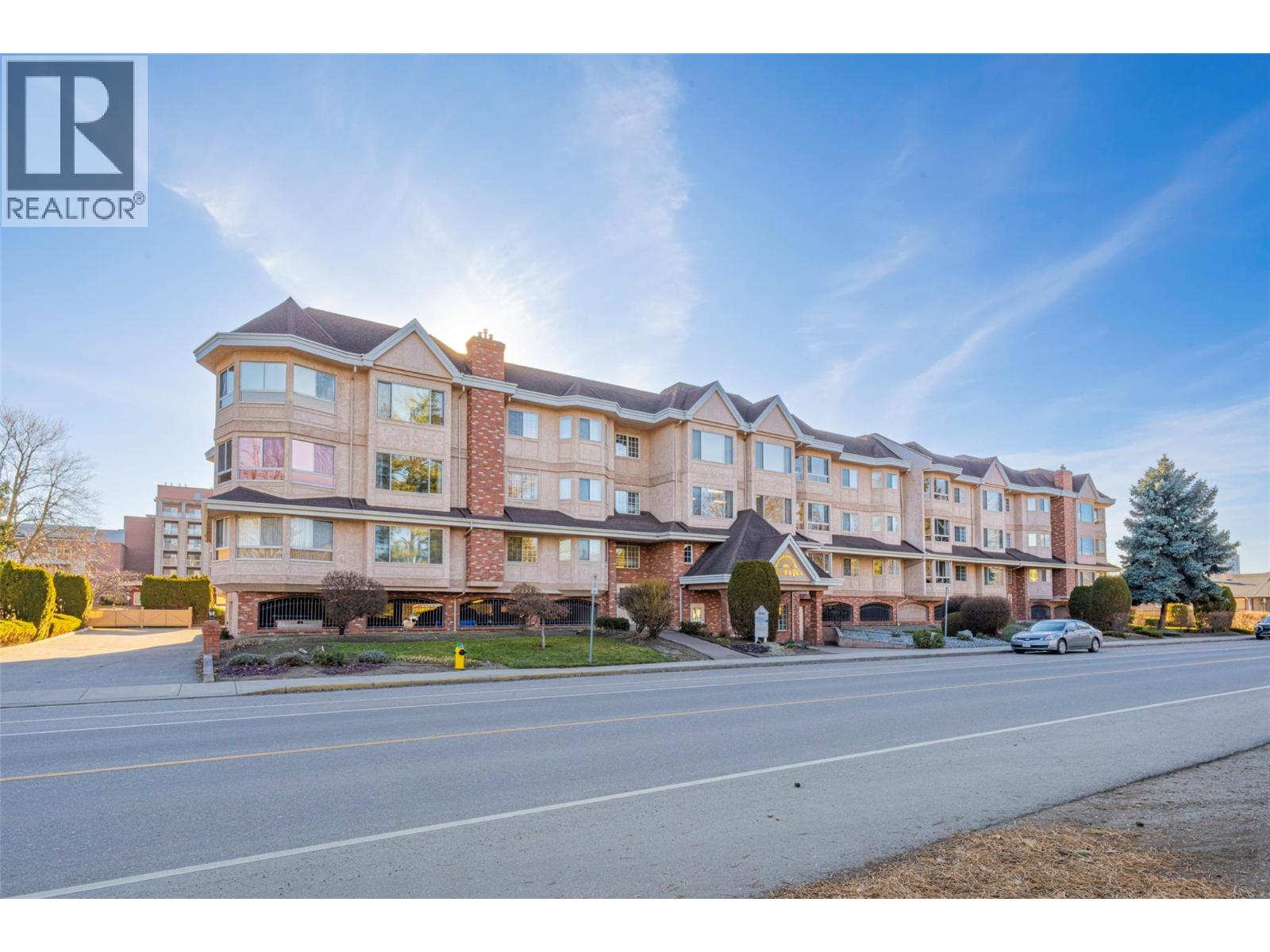 #308-945 Lawrence Avenue, Kelowna