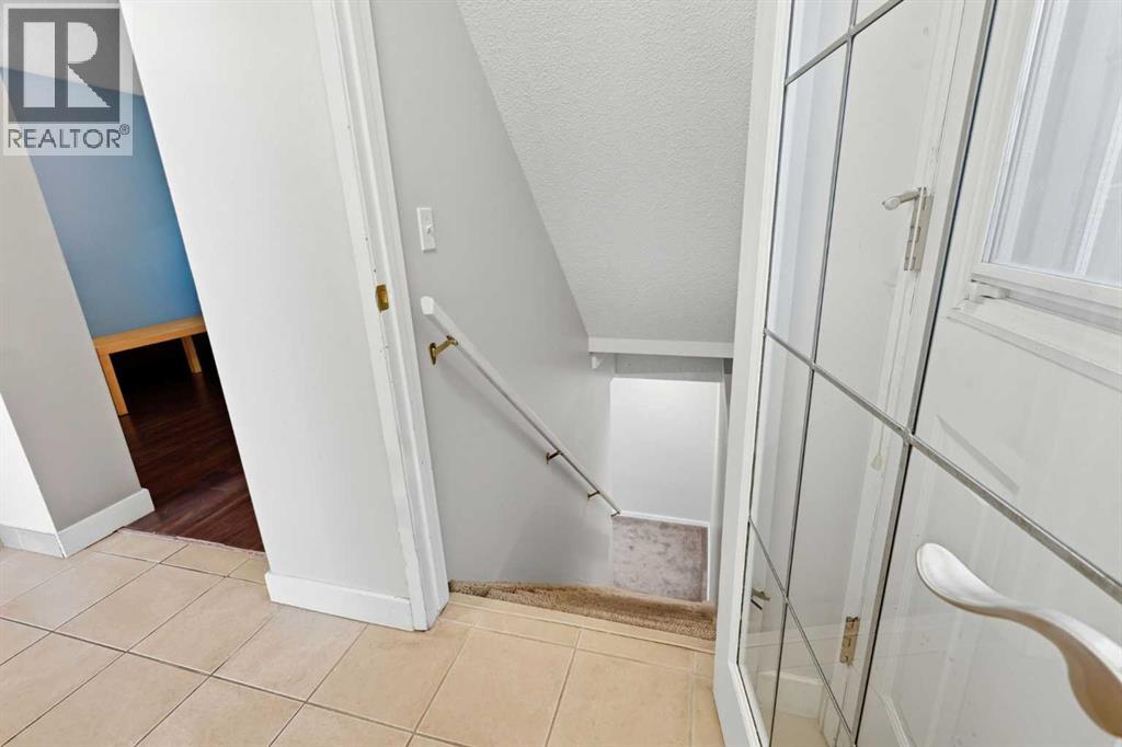 Single Family House for Sale in  Shawglen Place SW Shawnessy Calgary 