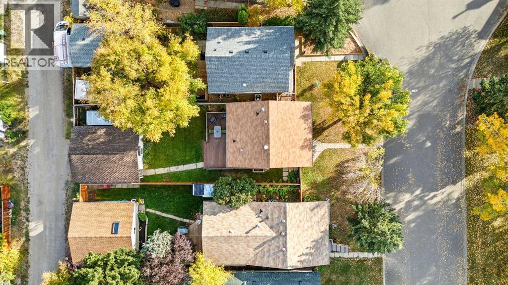 Single Family House for Sale in  Shawglen Place SW Shawnessy Calgary 