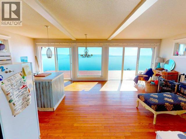 3176 OCEANVIEW LANE, Savary Island