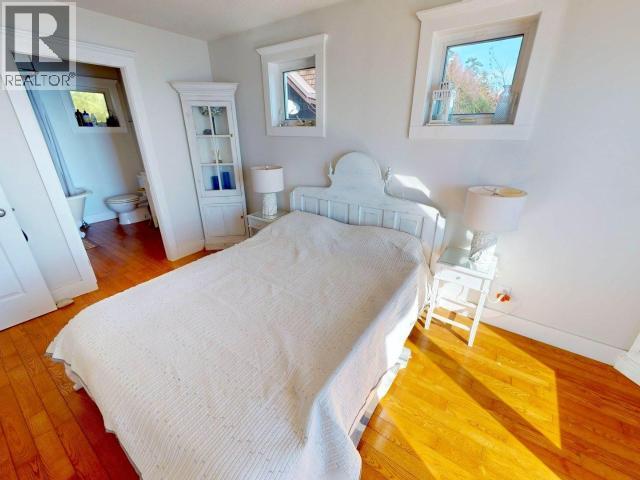 3176 OCEANVIEW LANE, Savary Island