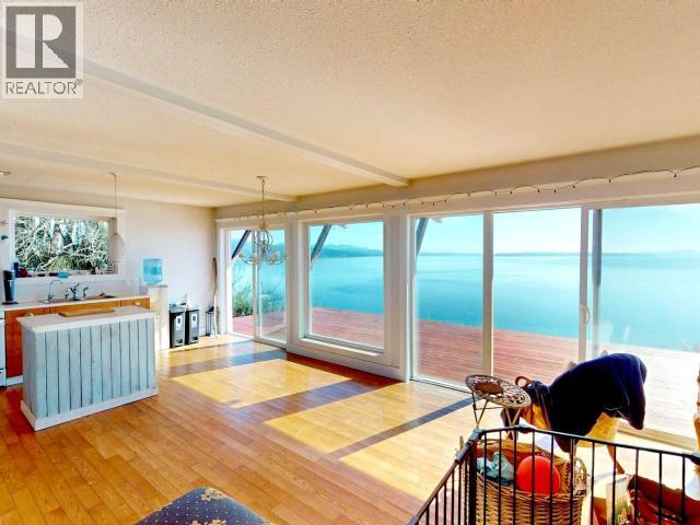 3176 OCEANVIEW LANE, Savary Island