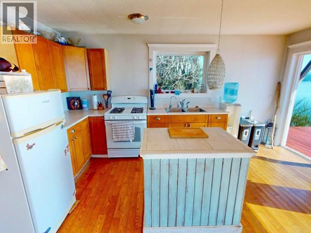 3176 OCEANVIEW LANE, Savary Island