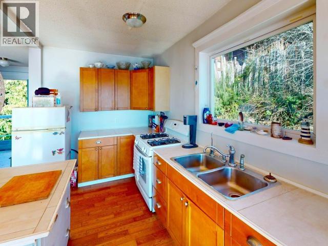 3176 OCEANVIEW LANE, Savary Island