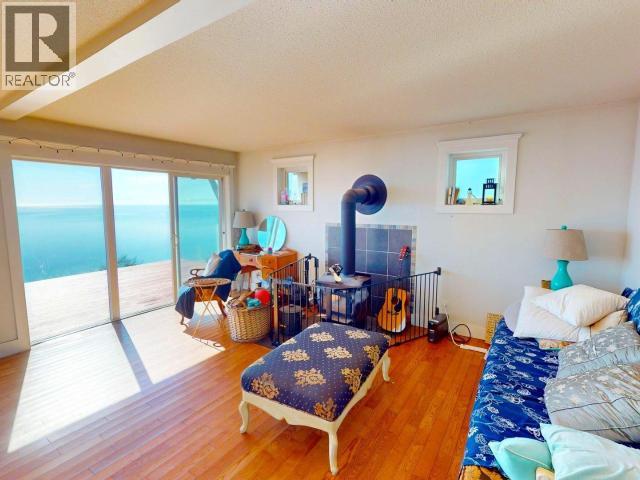 3176 OCEANVIEW LANE, Savary Island