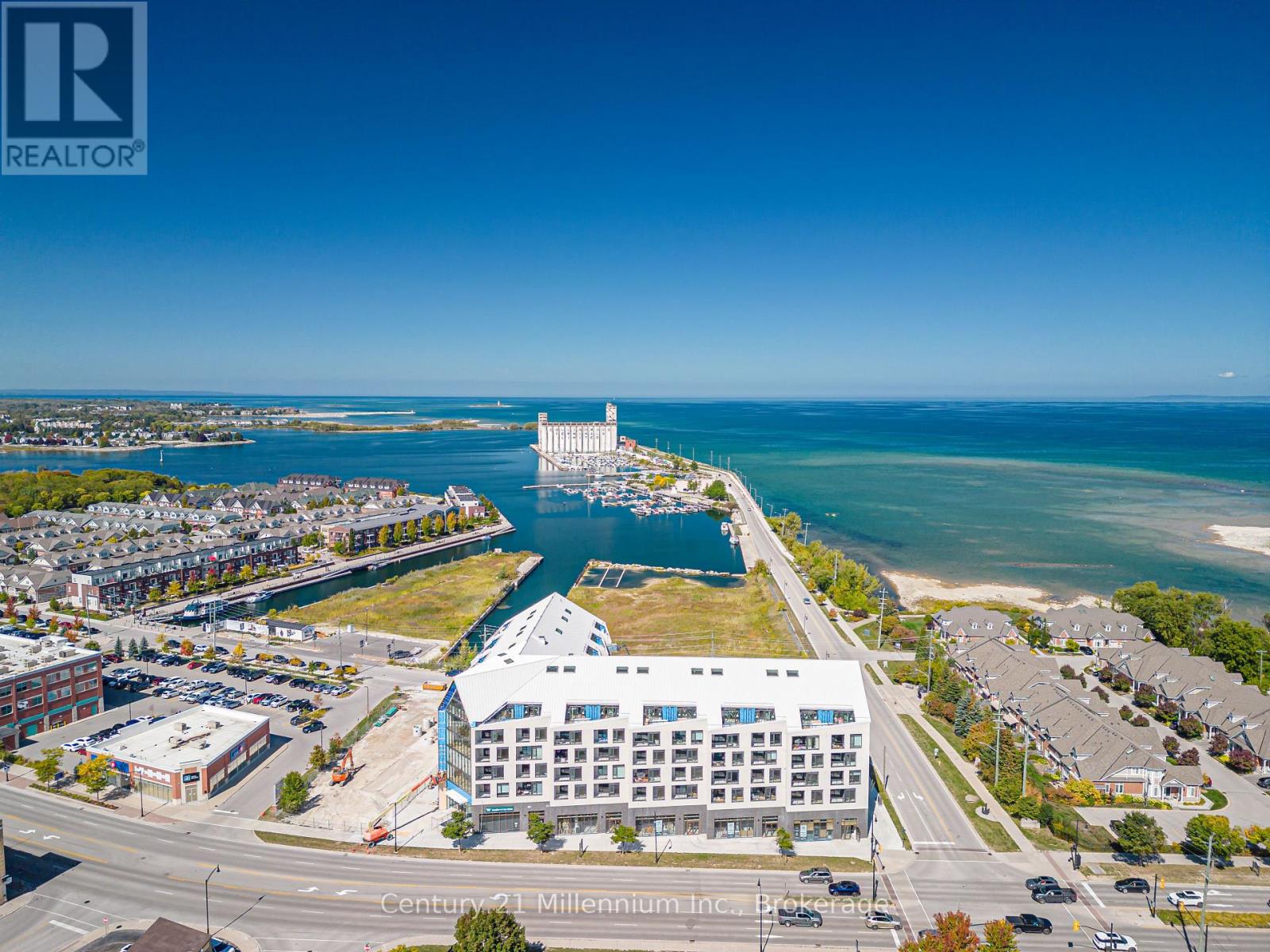 306 – 31 HURON STREET, Collingwood