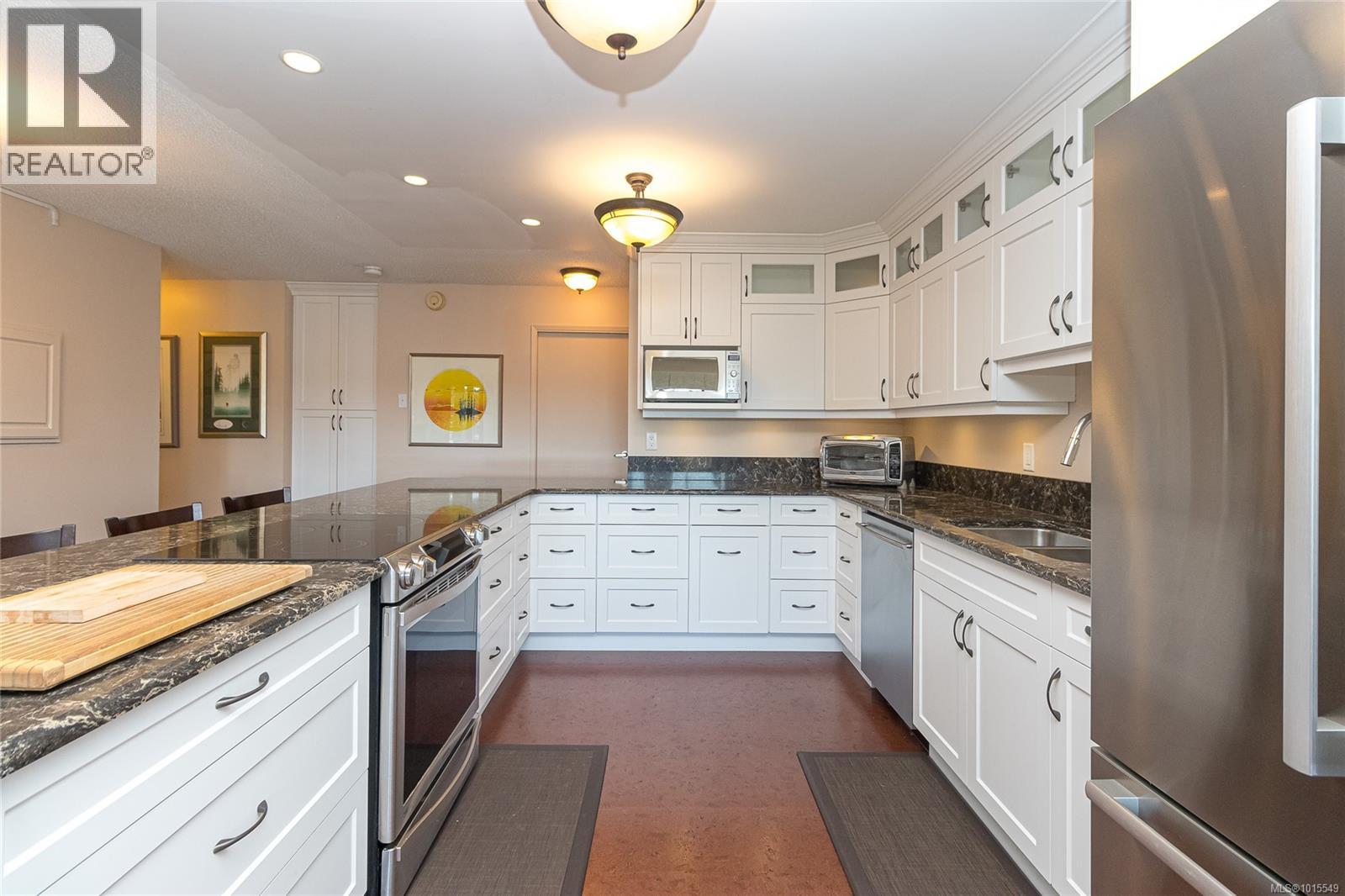 503 1175 Newport Ave, Oak Bay