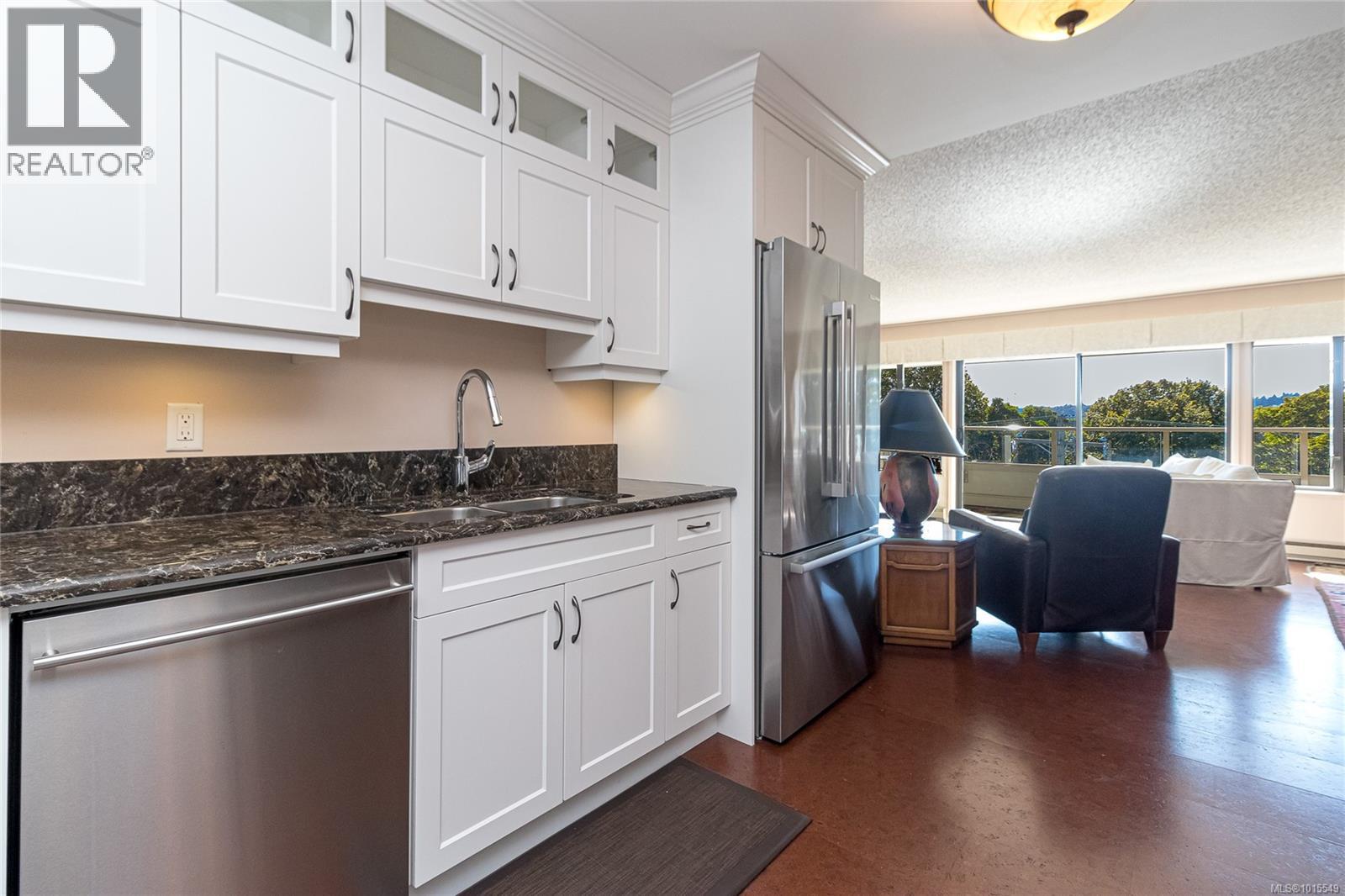 503 1175 Newport Ave, Oak Bay