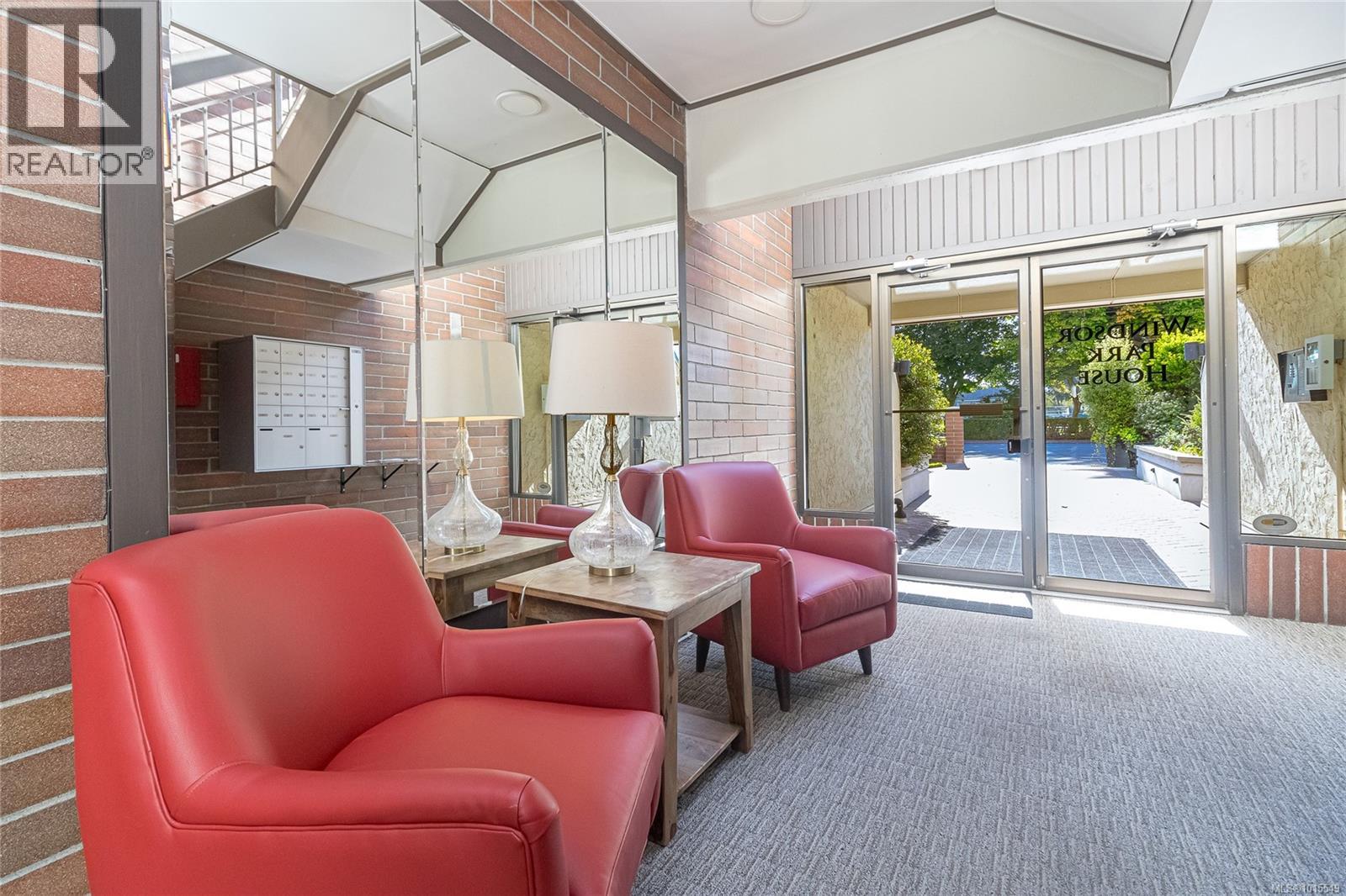 503 1175 Newport Ave, Oak Bay