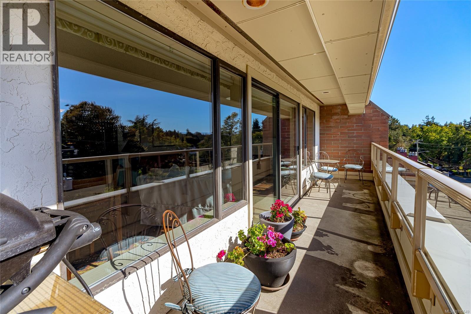 503 1175 Newport Ave, Oak Bay