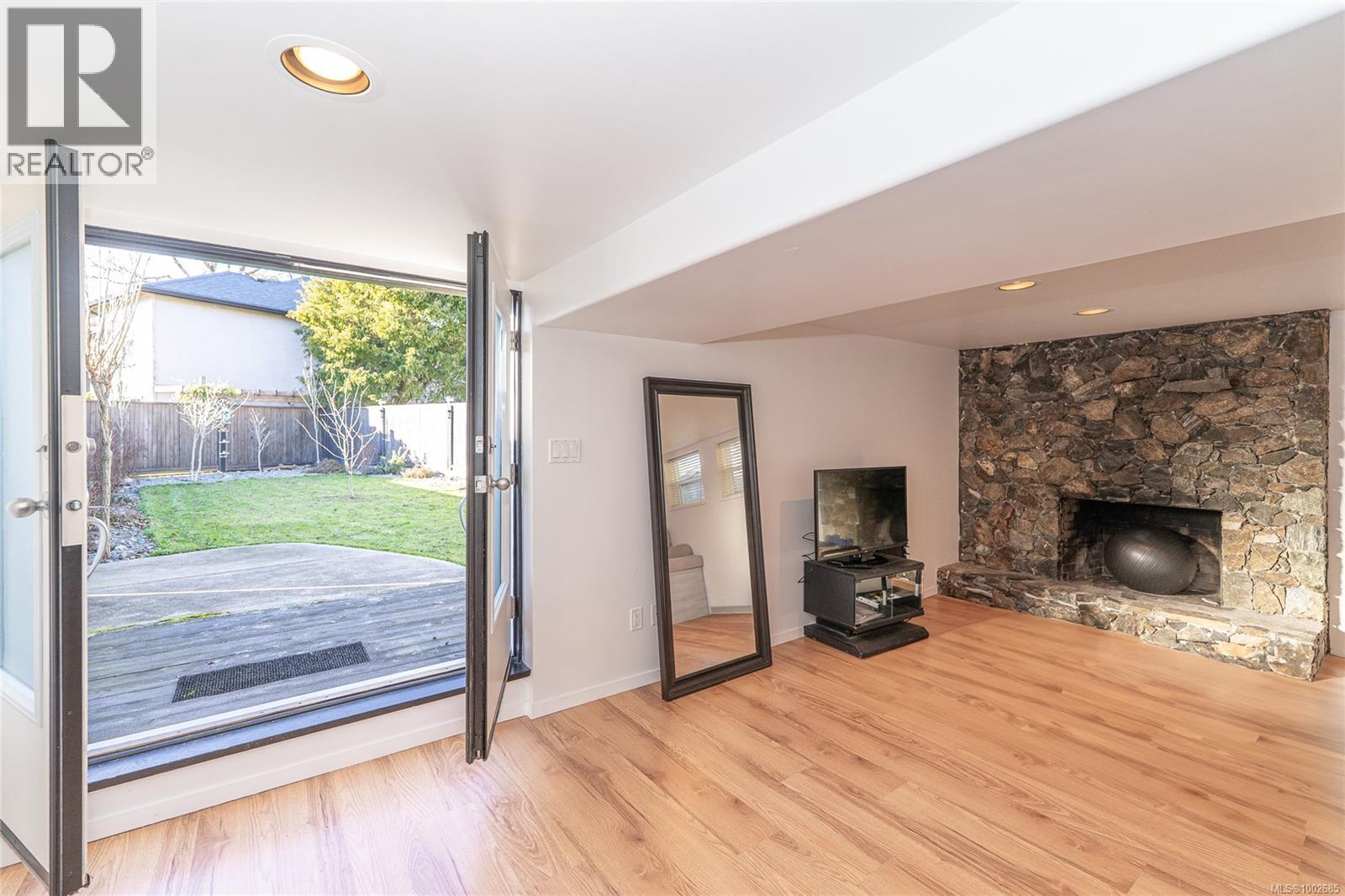  3771 Winston Crescent, Saanich