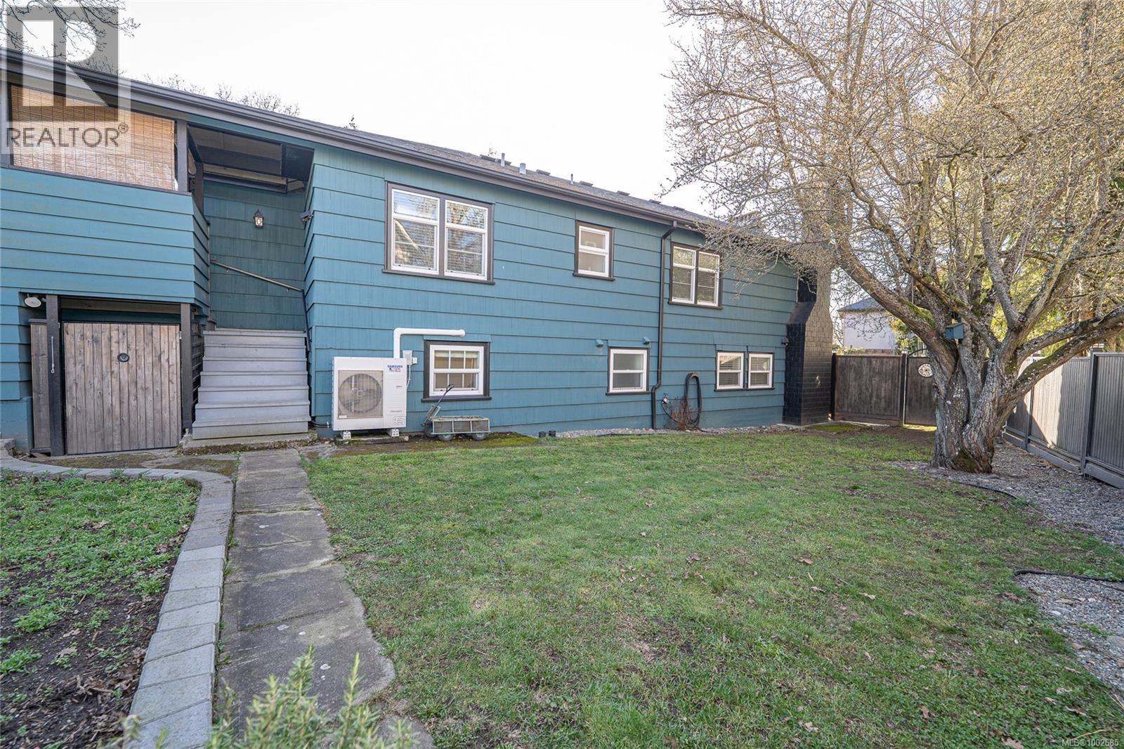  3771 Winston Crescent, Saanich