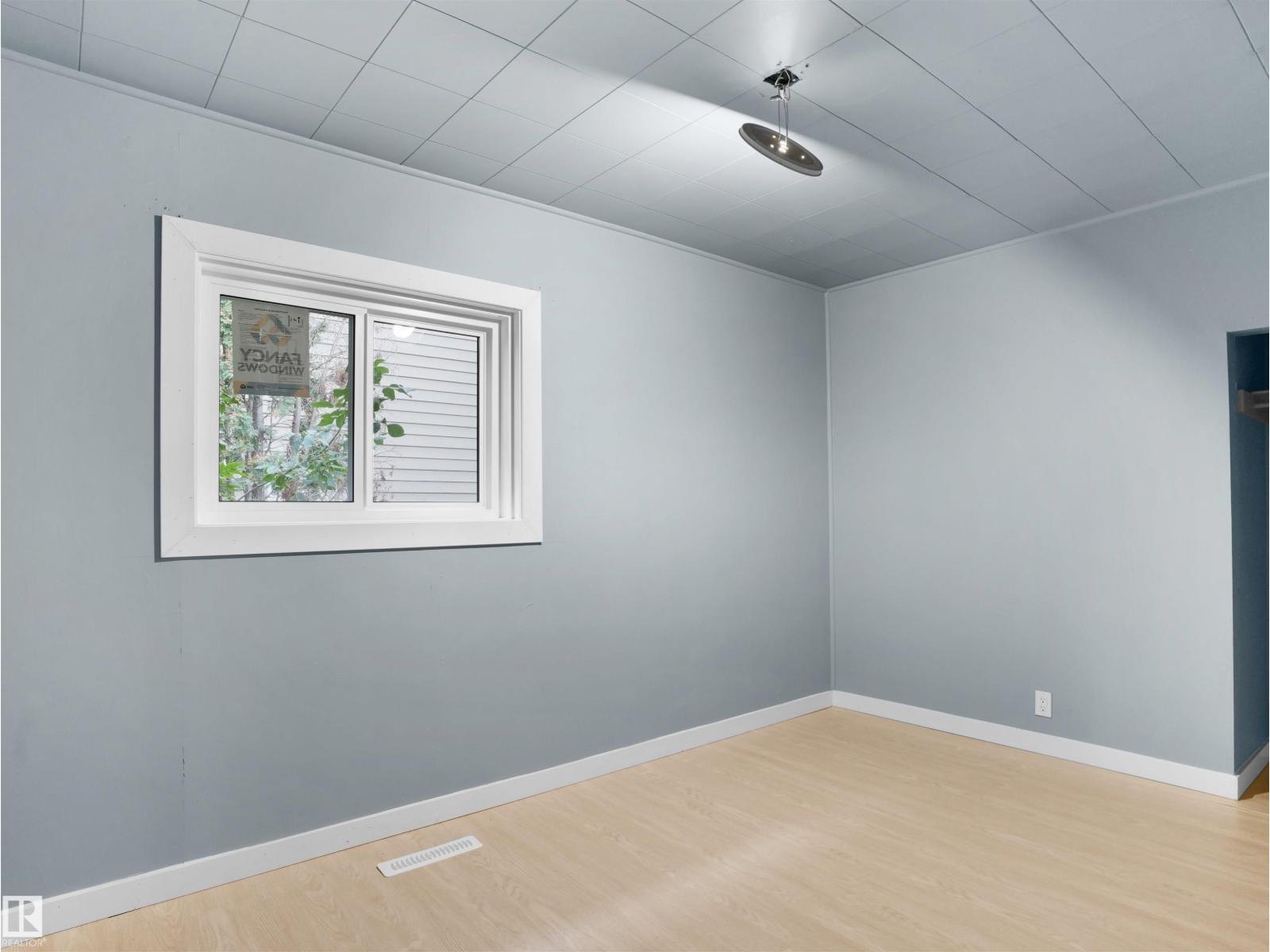 12932 126 ST NW, Edmonton