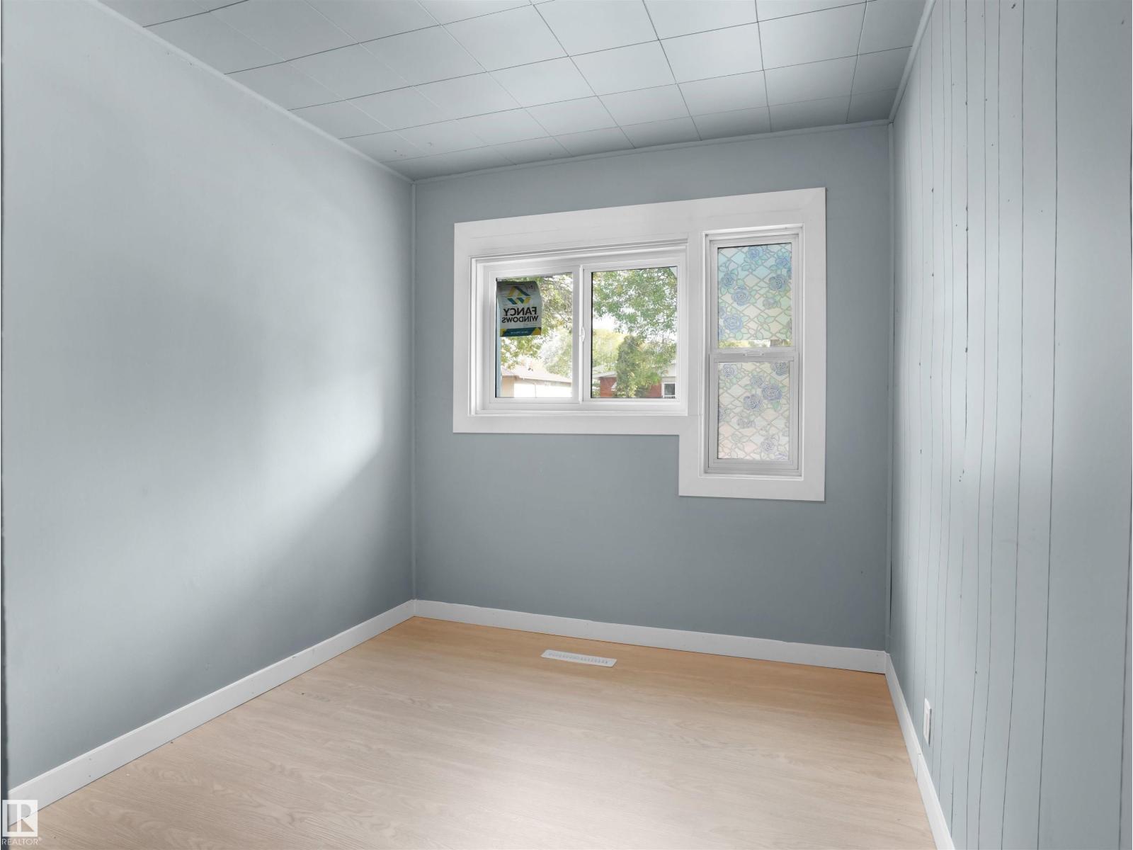 12932 126 ST NW, Edmonton