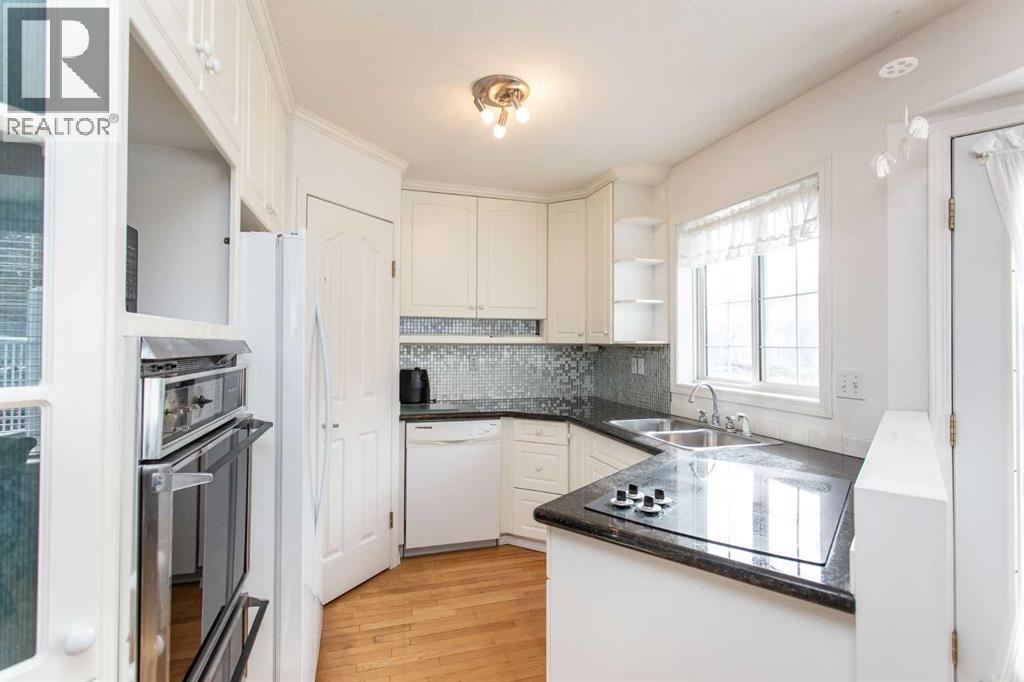 4727 49A Avenue, Lacombe