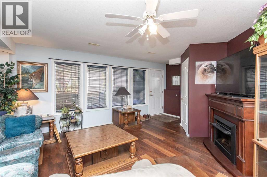 4727 49A Avenue, Lacombe