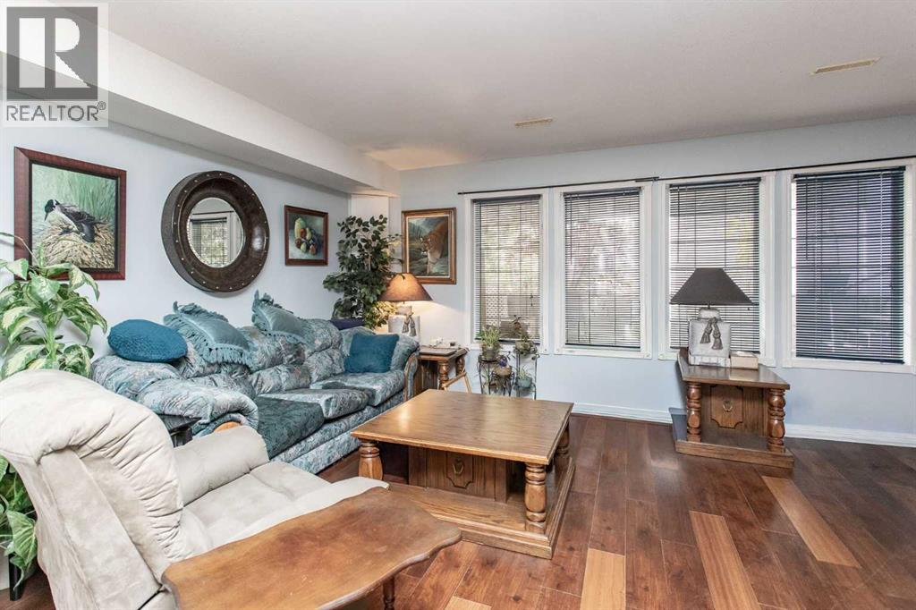 4727 49A Avenue, Lacombe