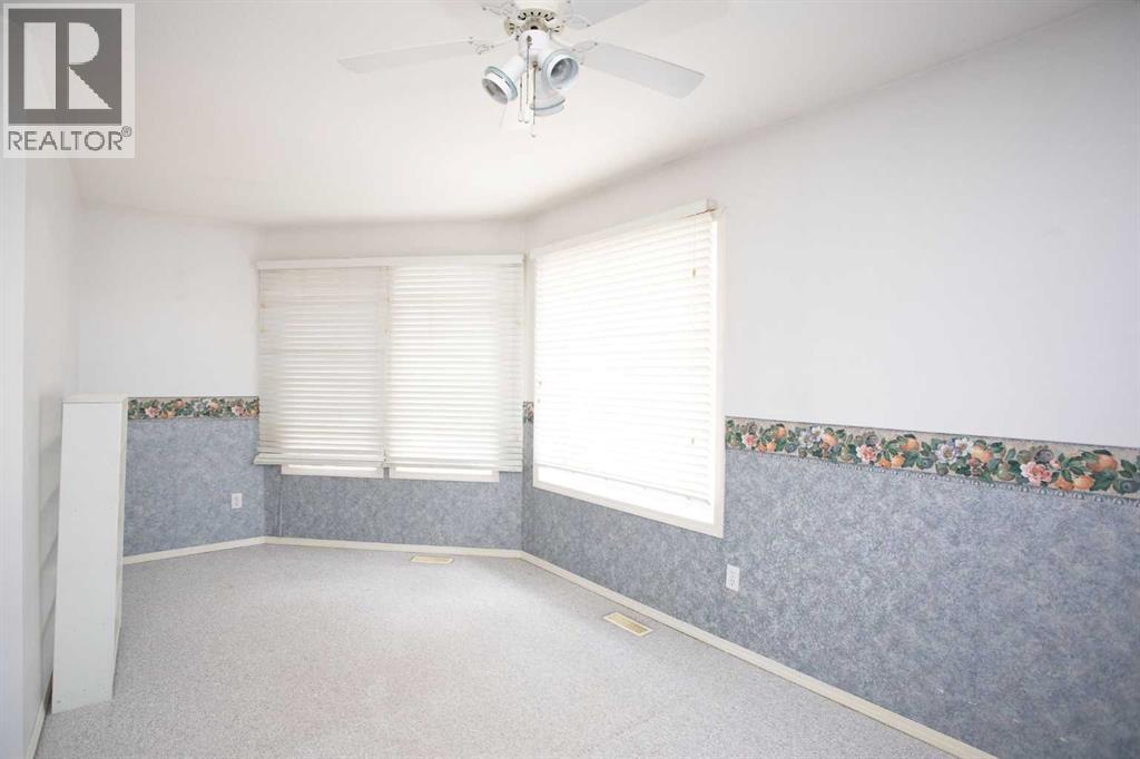 4727 49A Avenue, Lacombe