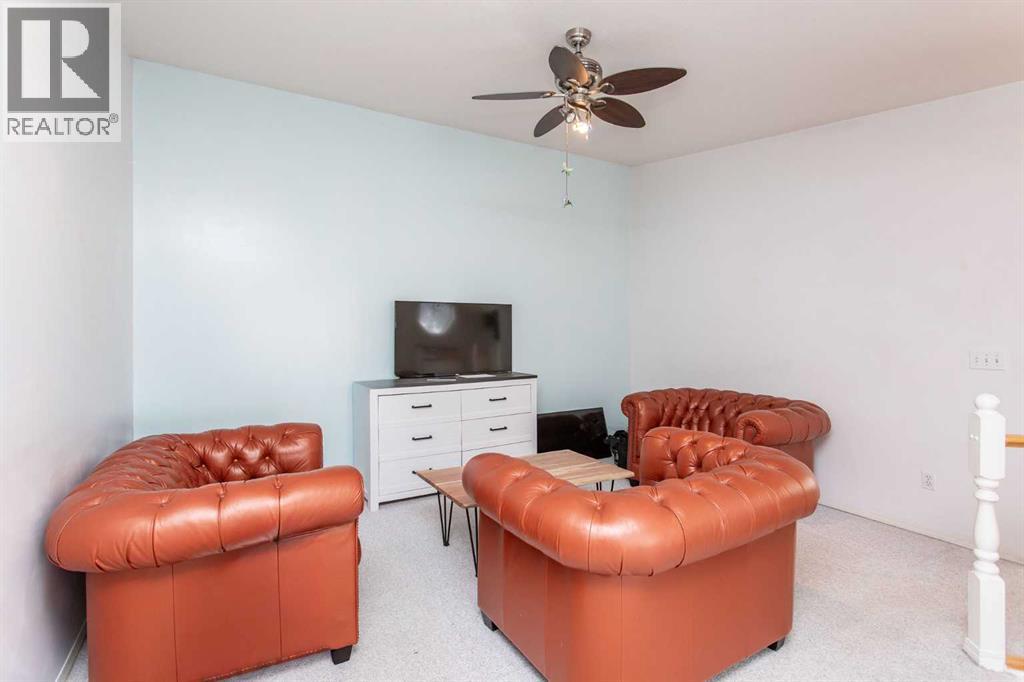 4727 49A Avenue, Lacombe