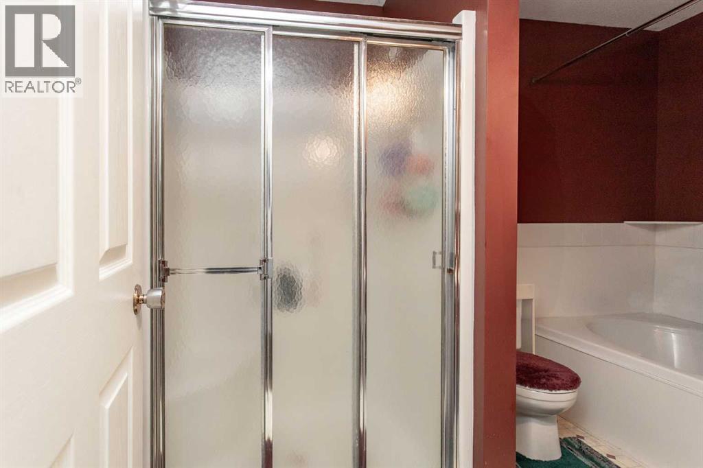 4727 49A Avenue, Lacombe