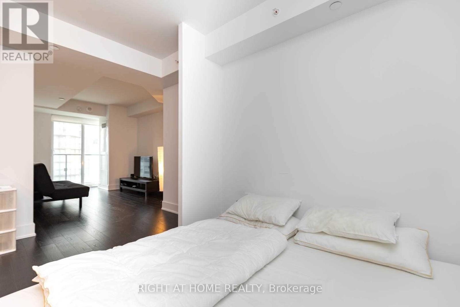 #1518 955 BAY STREET - 11
