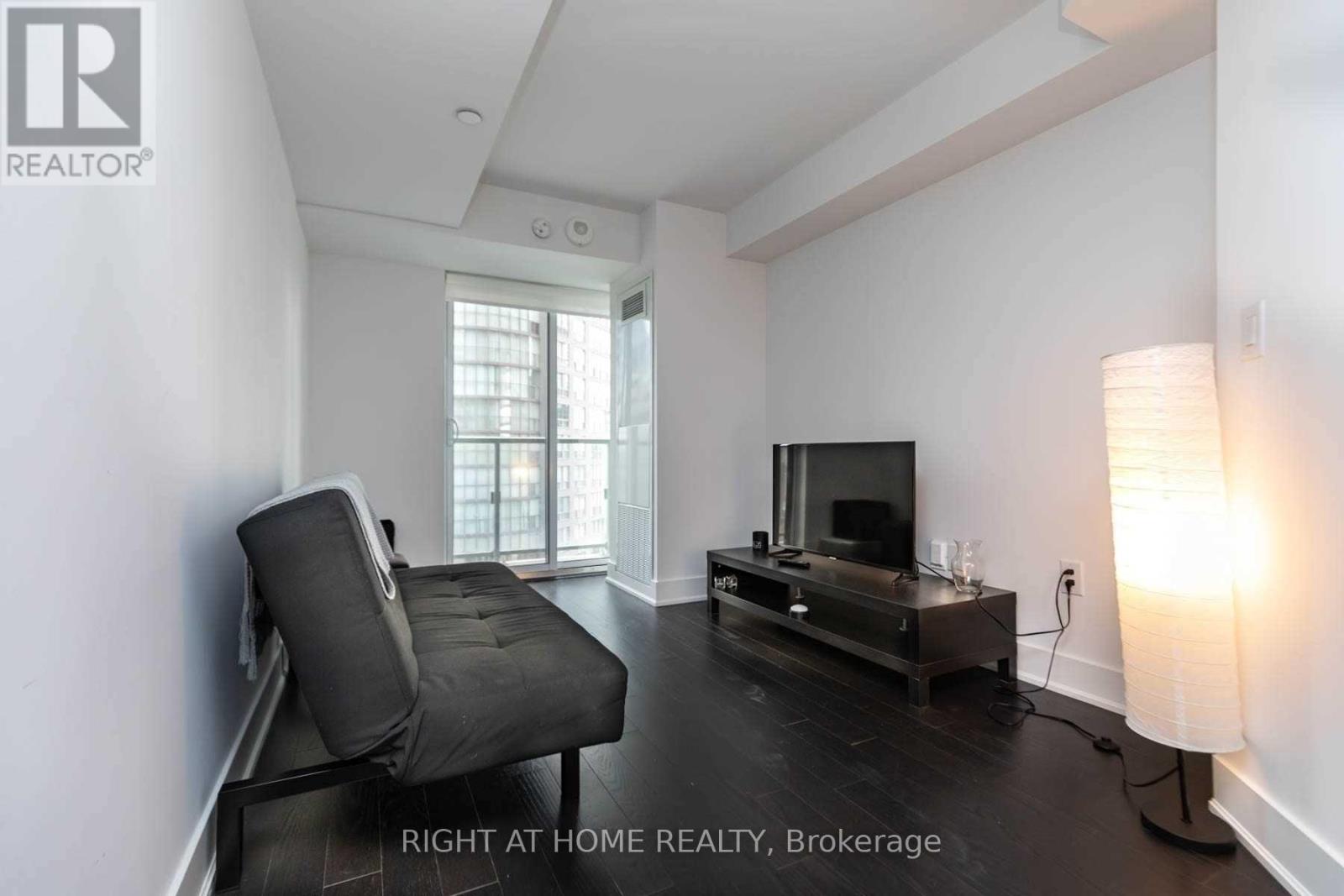 #1518 955 BAY STREET - 3
