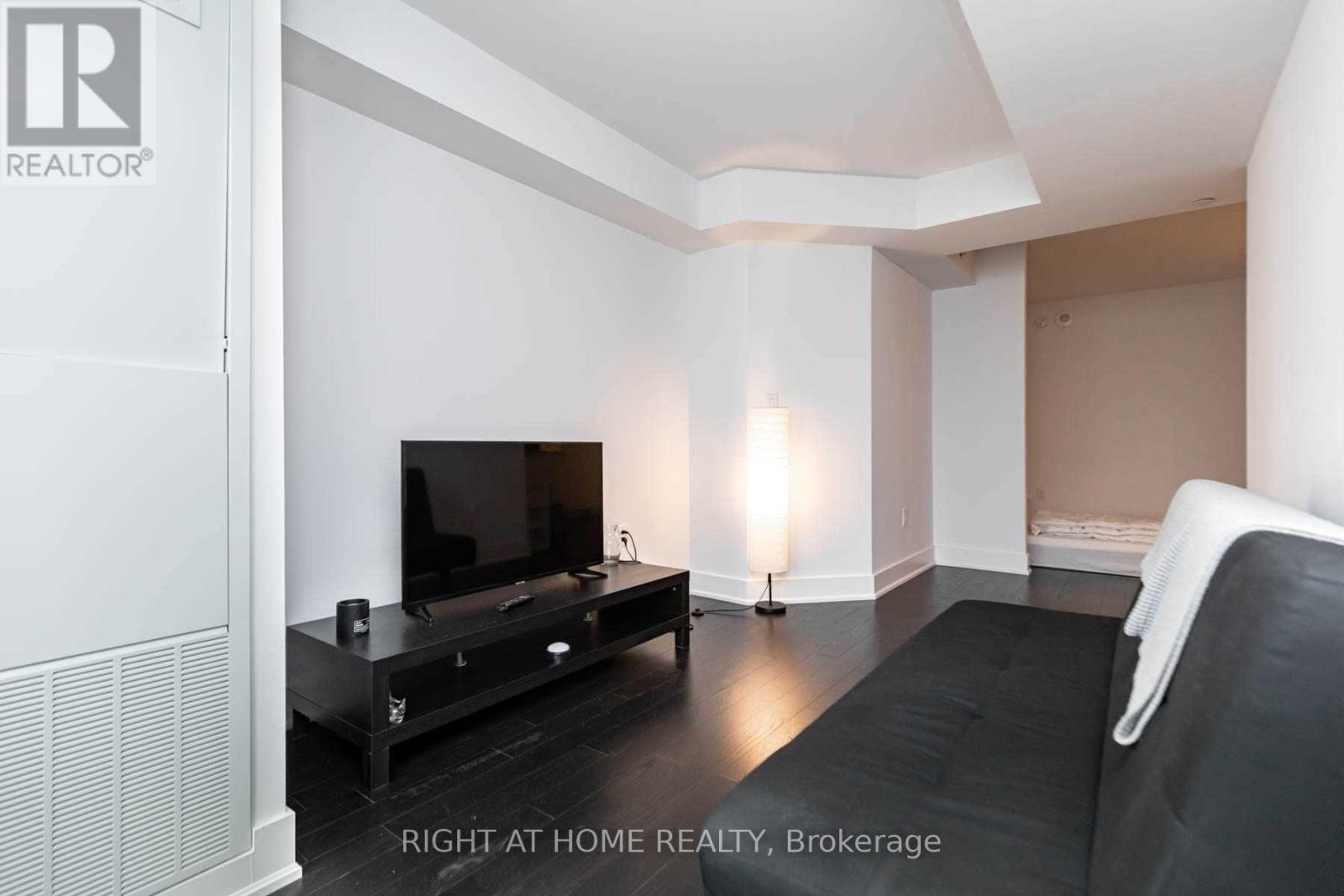 #1518 955 BAY STREET - 6