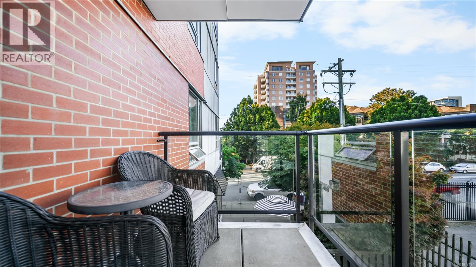 203 932 Johnson Street, Victoria