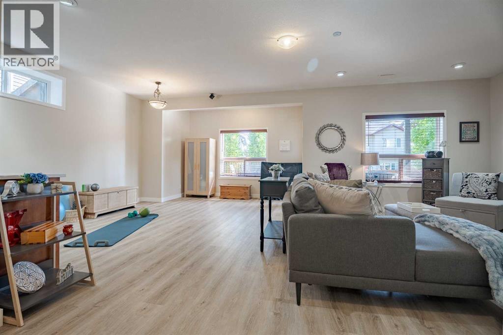 Single Family House for Sale in  ST Moritz Terrace SW Springbank Hill Calgary 