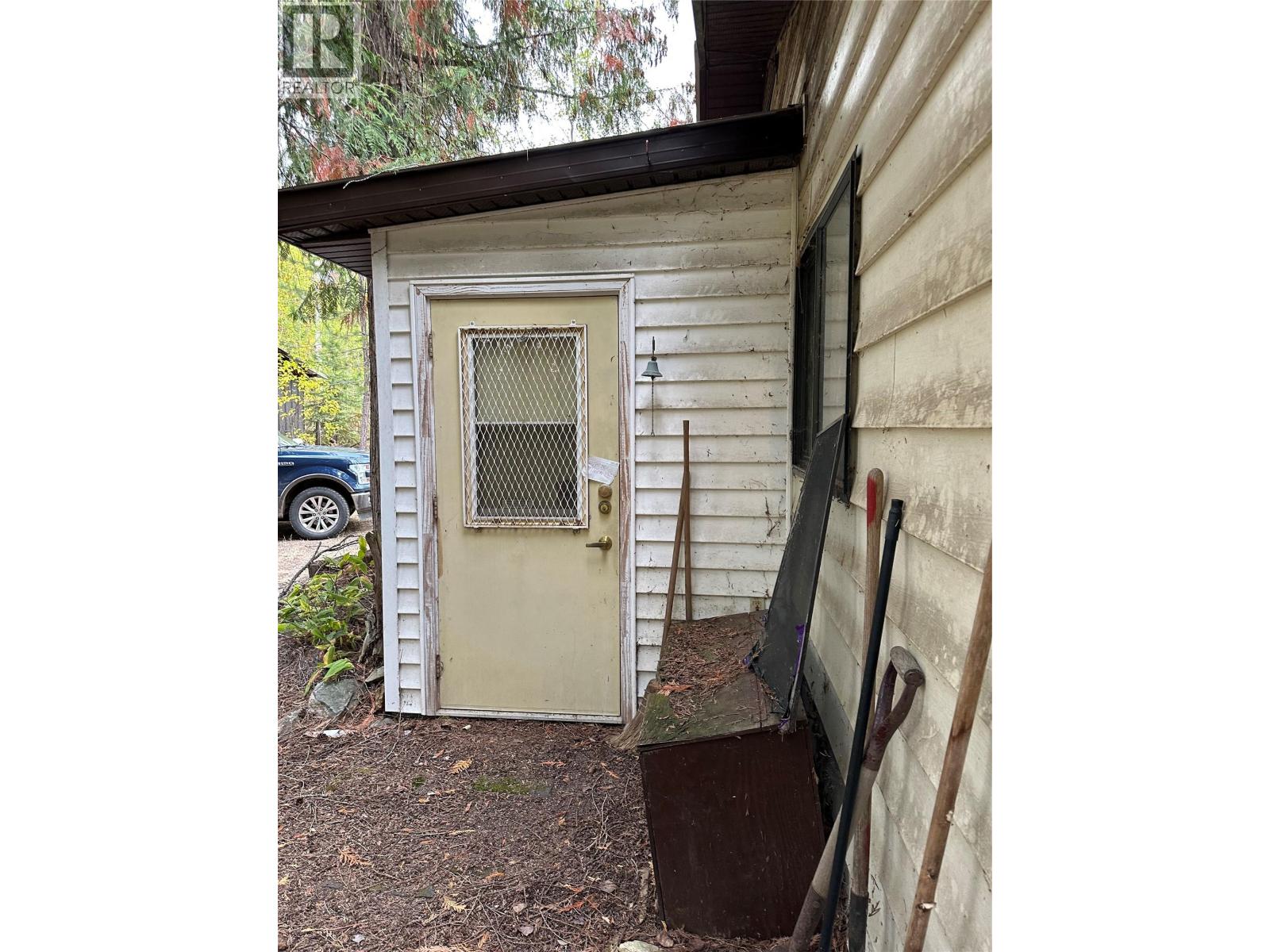 8509 Black Mountain Road, Chase