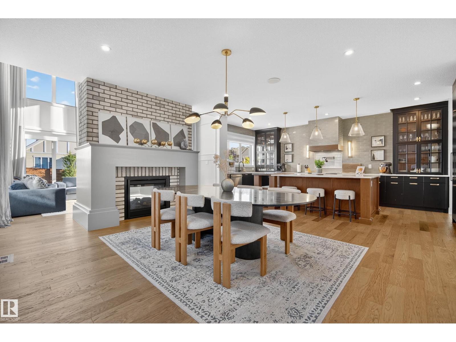 7 JUBILATION DR, St. Albert