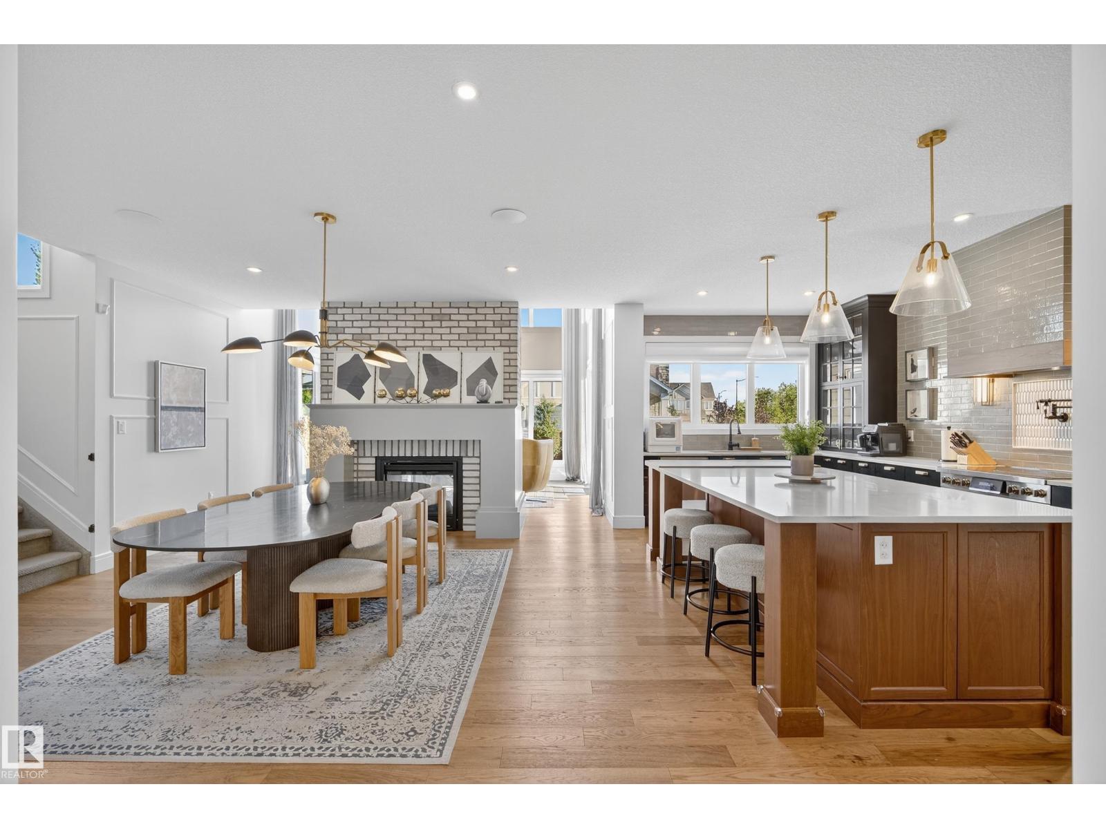 7 JUBILATION DR, St. Albert