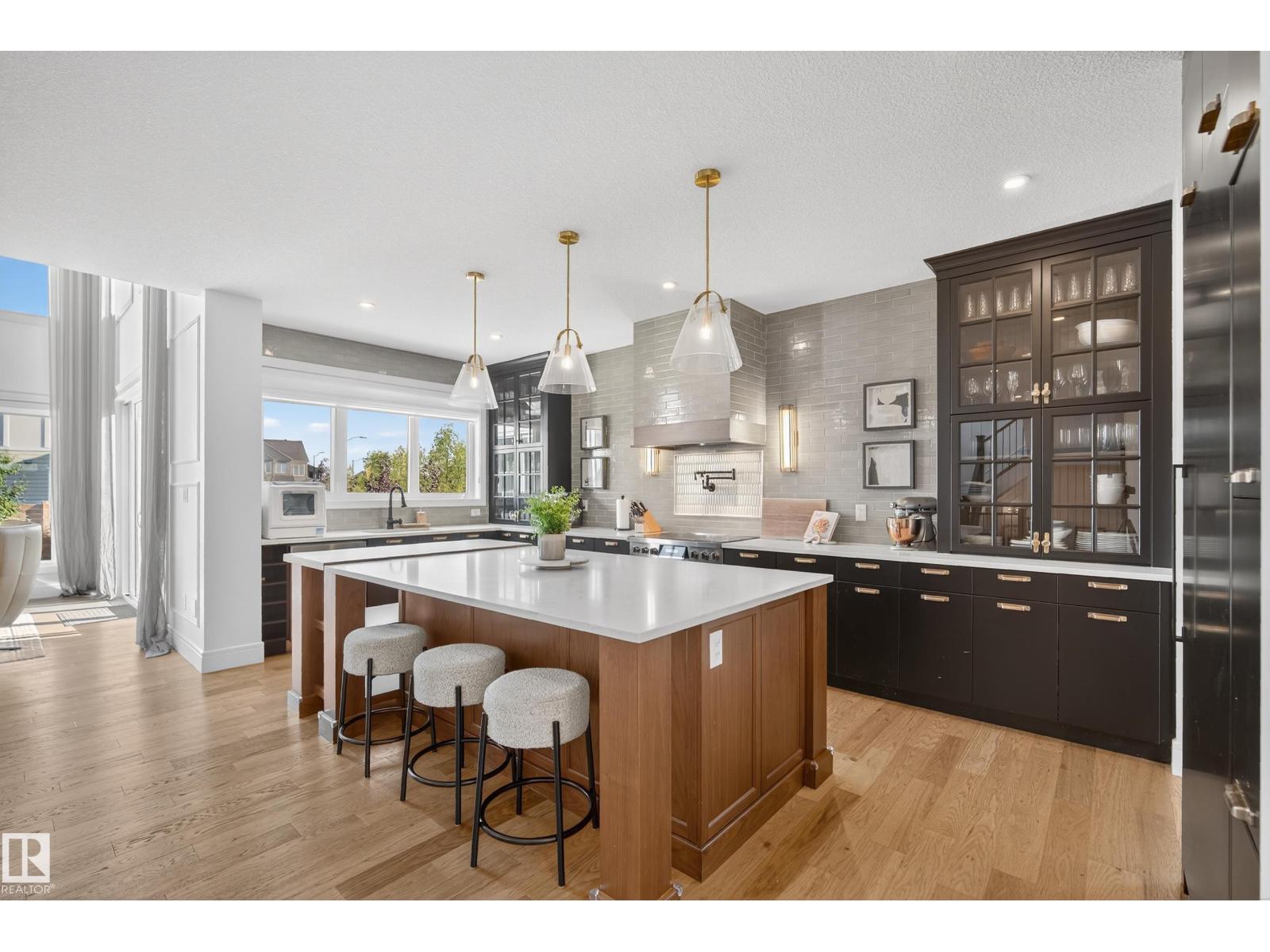 7 JUBILATION DR, St. Albert